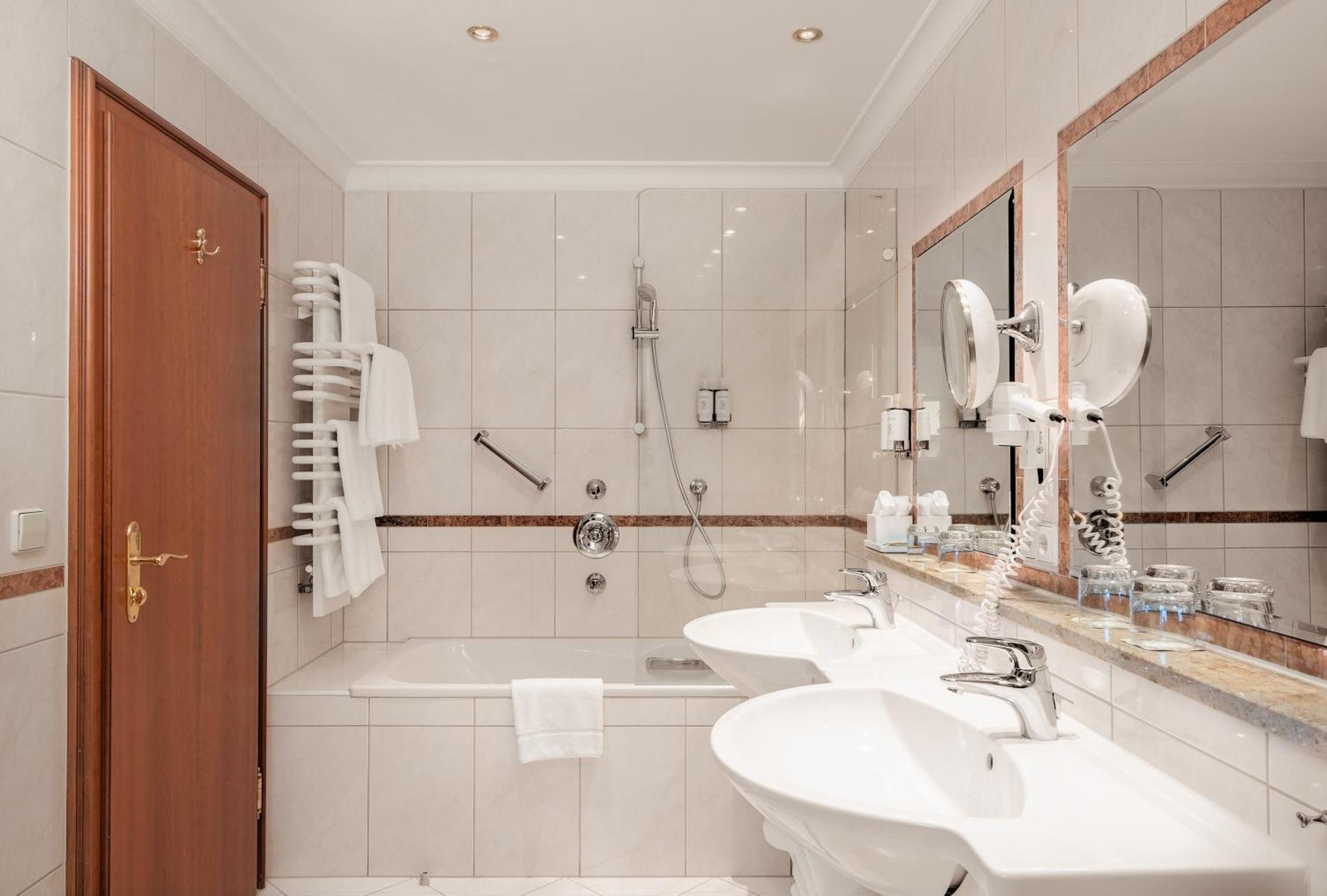 Adler Haeusern Gourmet & Spa Hotel Rom bilde