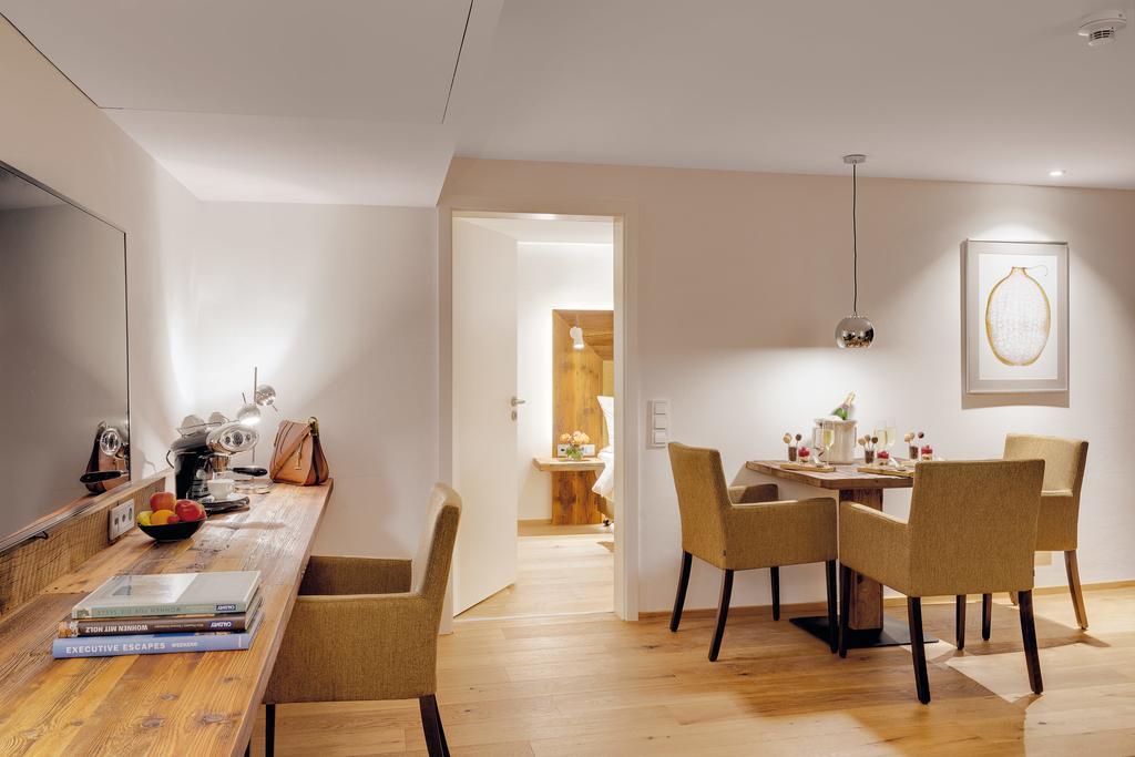 Adler Haeusern Gourmet & Spa Hotel Eksteriør bilde