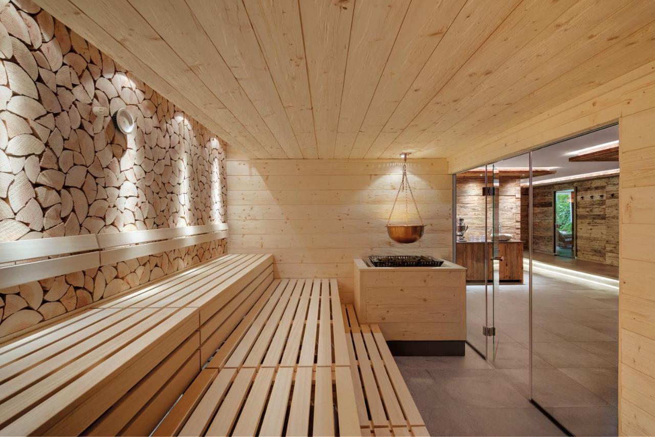 Adler Haeusern Gourmet & Spa Hotel Eksteriør bilde